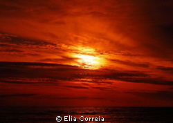 Warm Sunset! by Elia Correia 